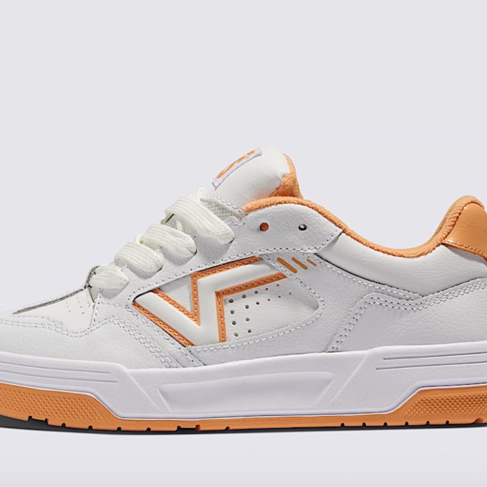 Vans upland shoe white with peach accents